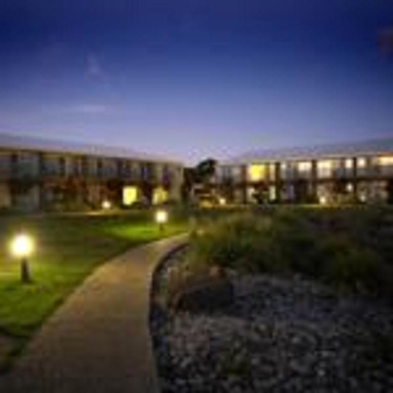 Quest Williamstown North Aparthotel Buitenkant foto